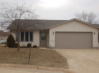 715 Southlawn Ct, Oelwein, IA 50662