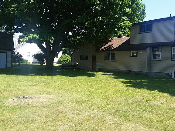 3rd image of 3321 Allen St