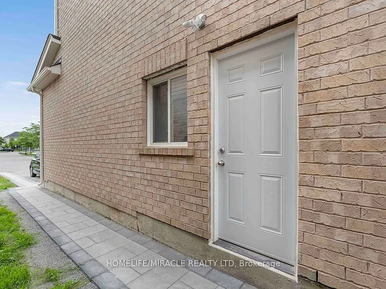 1583 Frolis St — Photo 19