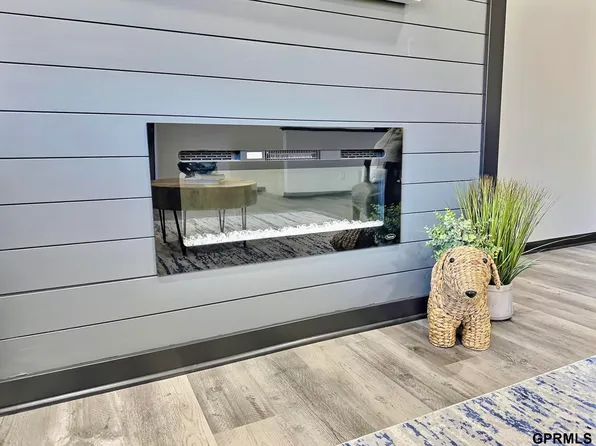 916 Carriage Way #13, Lincoln, NE 68510