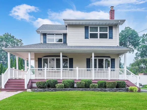 107 Cockonoe Avenue, Babylon, NY 11702