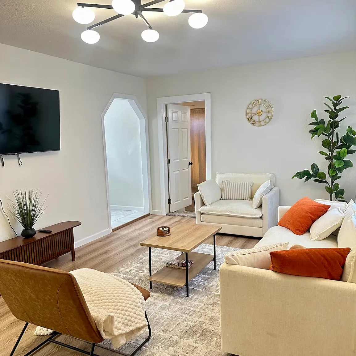 3 bed, 1211 sqft, $1,499 — Photo 2