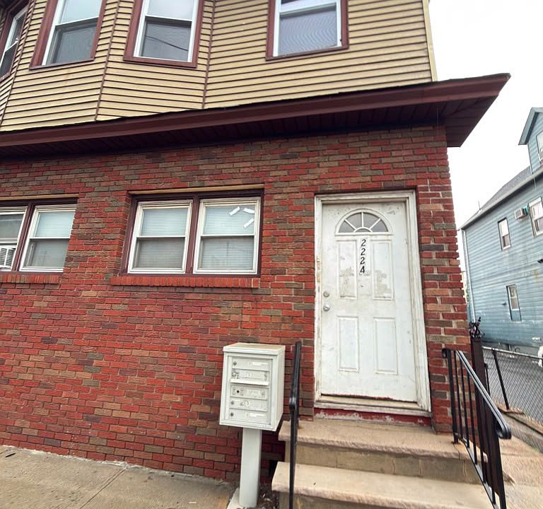 1st image of 2224 E Edgar Rd #2