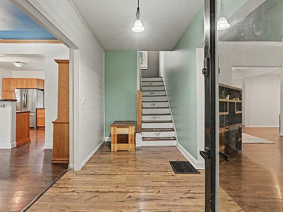 3rd image of 1725 G Ave