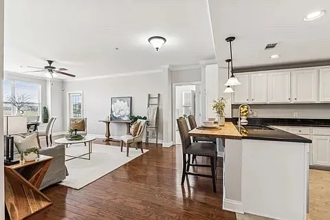 2 bed, 1287 sqft, $2,500 — Photo 4