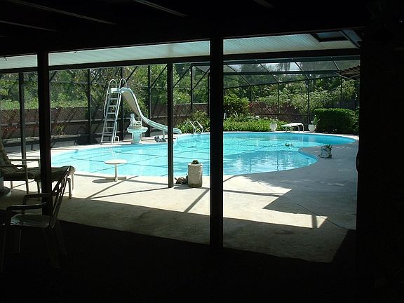 3rd image of 2538 Winnebago Ct