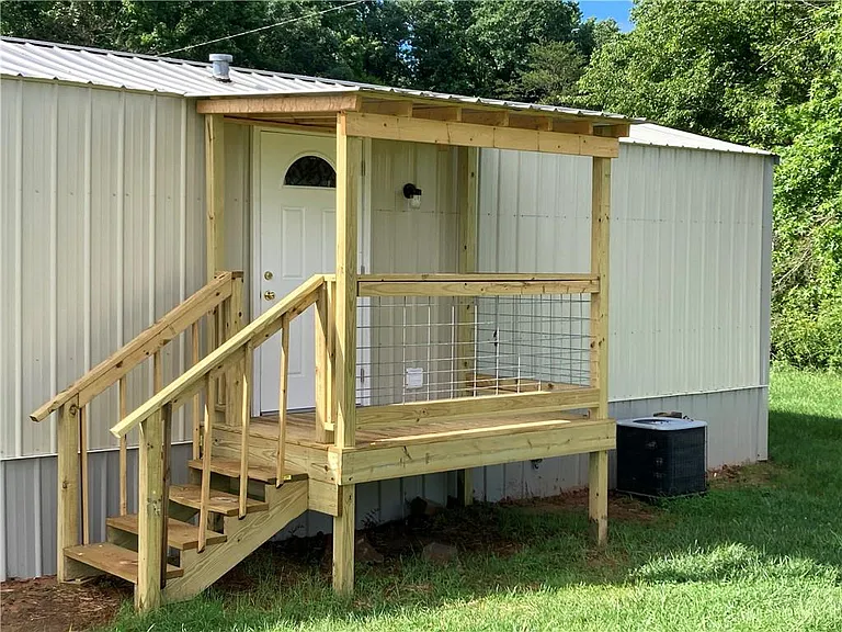 1496 Cleveland Hwy — Photo 2