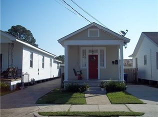 931 Newton St, Gretna, LA 70053