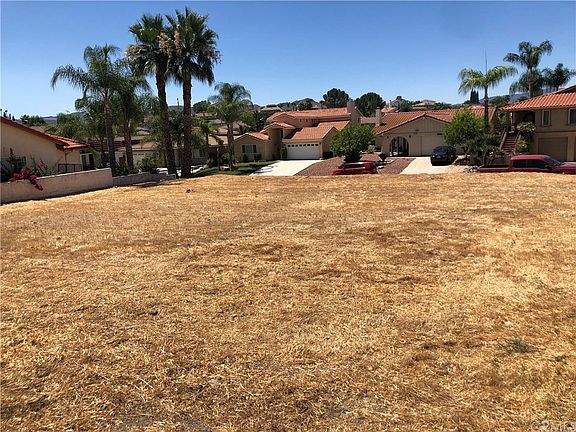 5th image of 29800 Redwood Dr