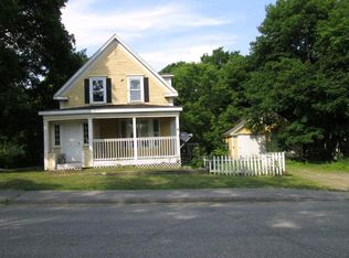 24 Lincoln St, Calais, ME 04619