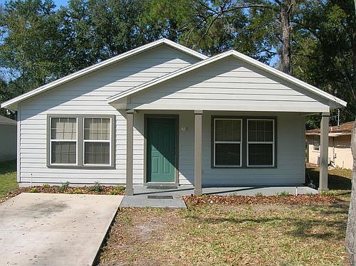 1st image of 328 NE 20th Ter