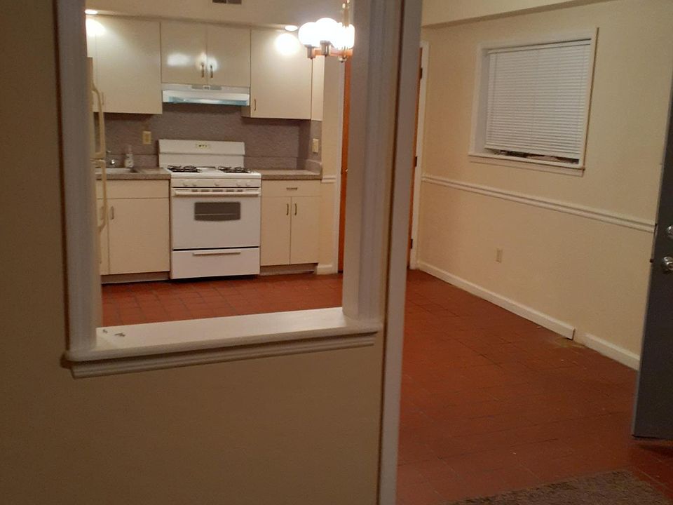 1st image of 2441 S 11th St Floor 1
