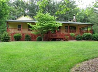 365 Four Horse Ln, Sugar Grove, NC 28679