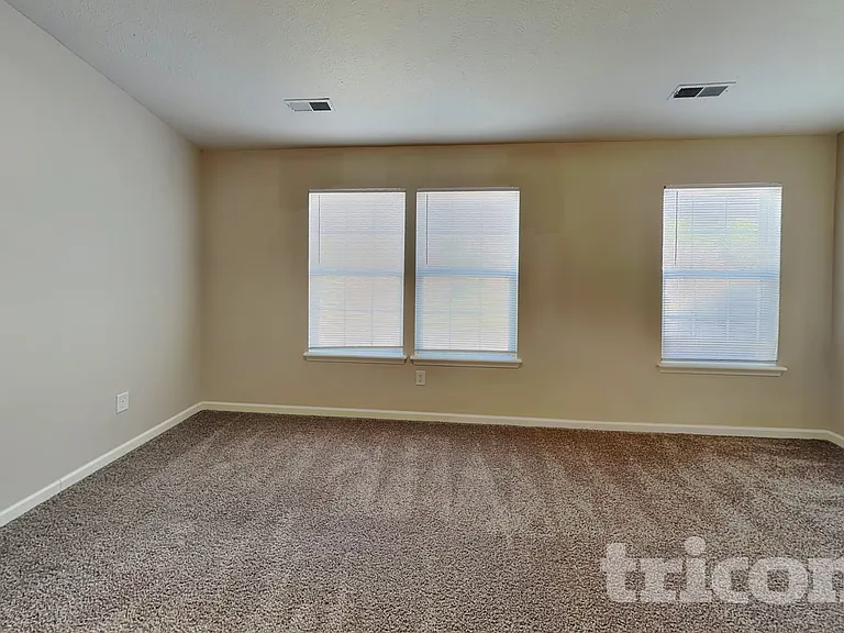1032 Central Park Blvd S — Photo 7
