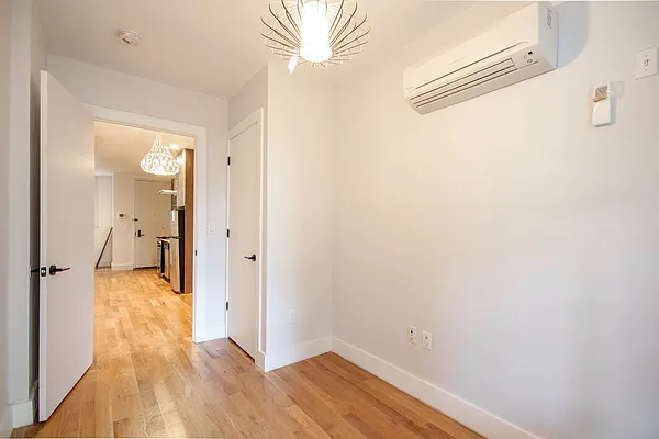 Rented by Nooklyn NYC LLC | media 63
