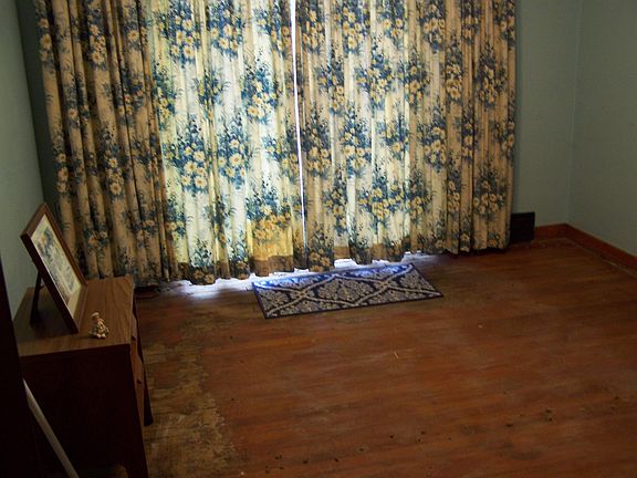Bed room