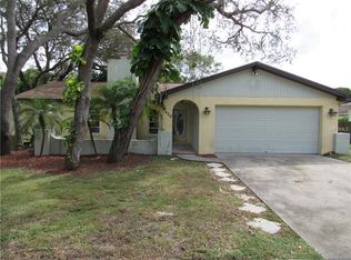 1420 Red Oak Dr, Tarpon Springs, FL 34689