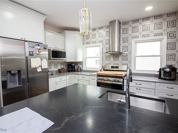 5th image of 2087 Quail St
