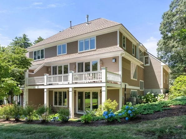 11 Eagle Ct, Ipswich, MA 01938