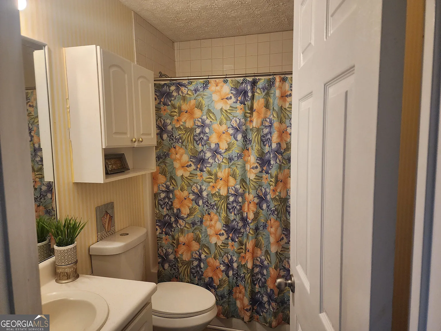 3 bed, 1.0 bath, $1,150 — Photo 3
