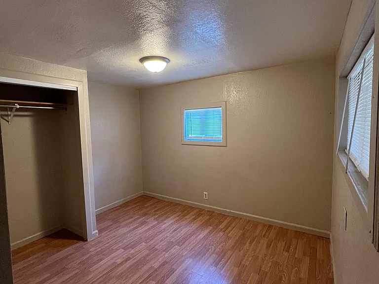 20702 Lower Hillview Dr — Photo 12