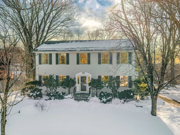 26 Varick Hill Rd, Newton, MA 02468