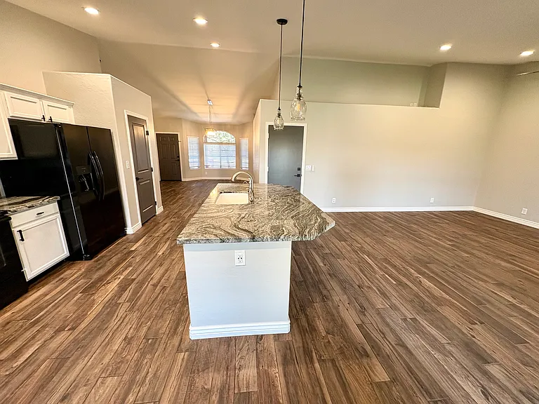 2866 E Toledo Ct — Photo 12