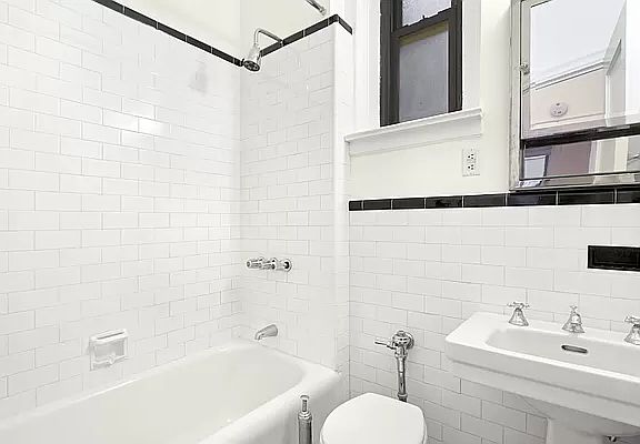 5th image of 120 E 86th St APT 4D