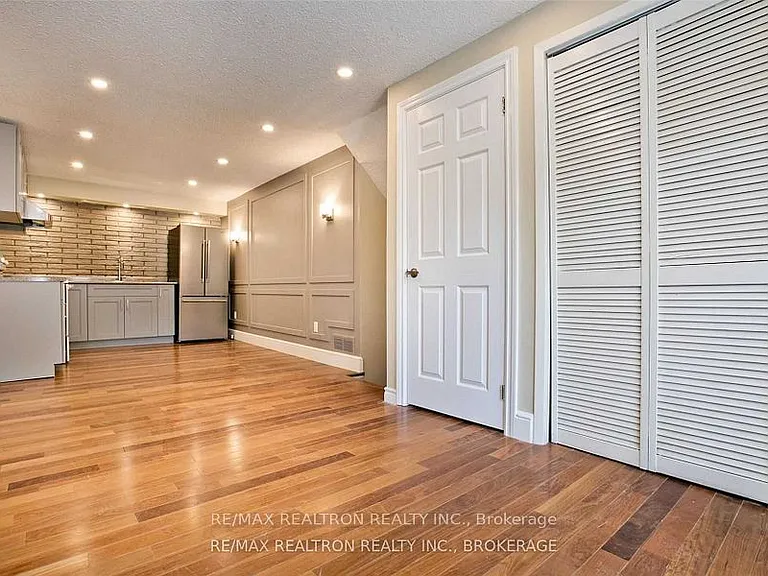 2 Callahan Rd #LOWER — Photo 6