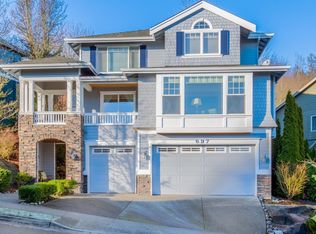 697 Bear Ridge Dr NW, Issaquah, WA 98027