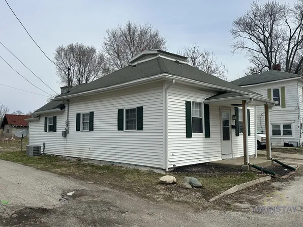 112 W 26th St, Marion, IN 46953