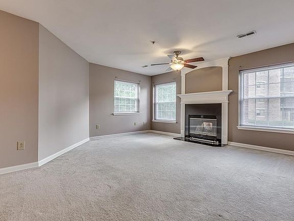 3rd image of 220 Fox Hollow Dr APT 111