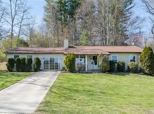 569 Lanning Rd, Hendersonville, NC 28792