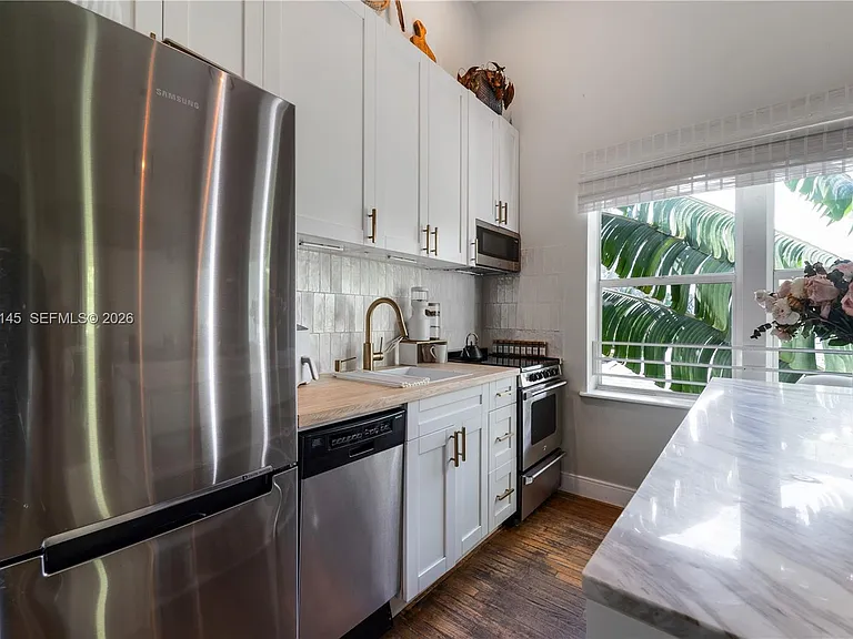 1521 Lenox Ave #302 — Photo 8