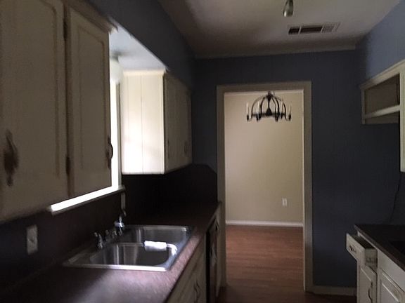 4th image of 2107 Hughey Dr
