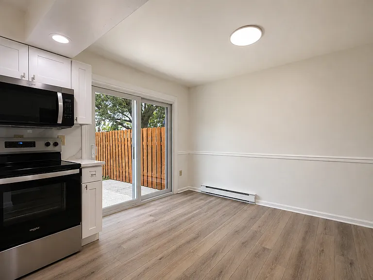 132 Marion Ter — Photo 10