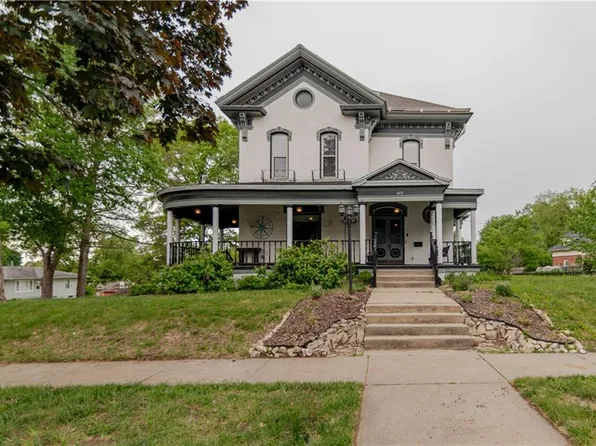 603 N 5th St, Atchison, KS 66002