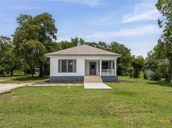 306 W Travis St, Holland, TX 76534