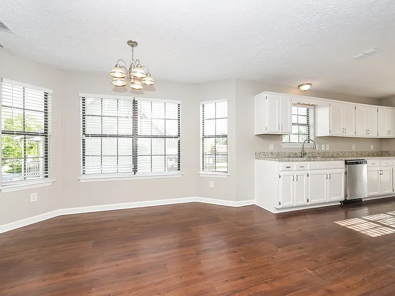 312 Pine Ridge Ln — Photo 6