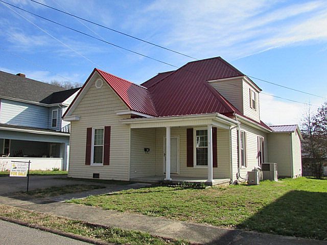 1st image of 216 Stafford St