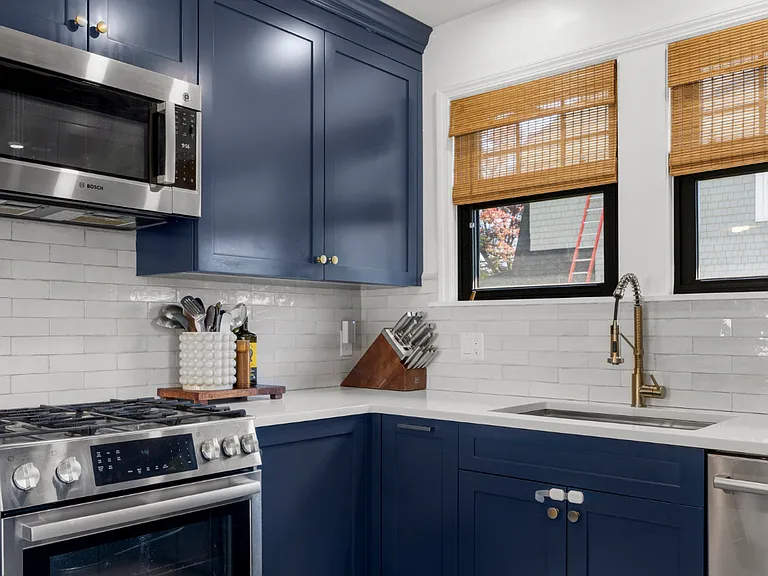 217 Soundview Ave — Photo 3