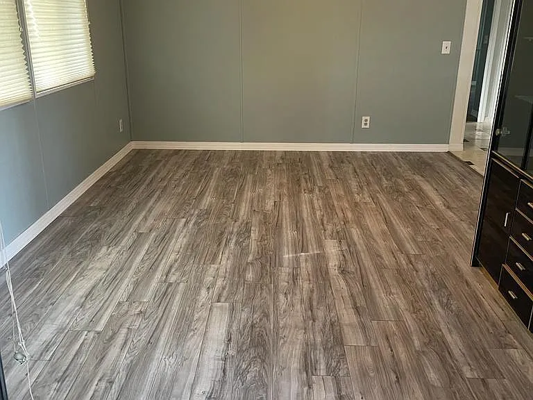 404 Dolphin Dr S — Photo 6