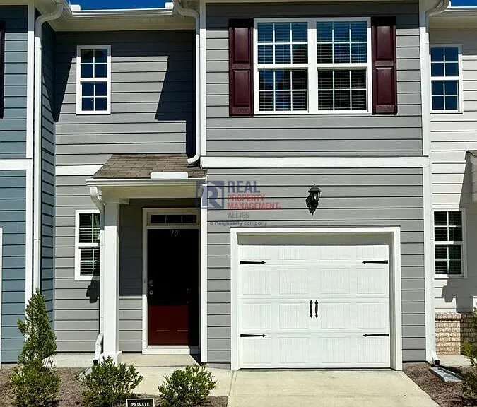 10 Sweetspire Dr — Photo 1