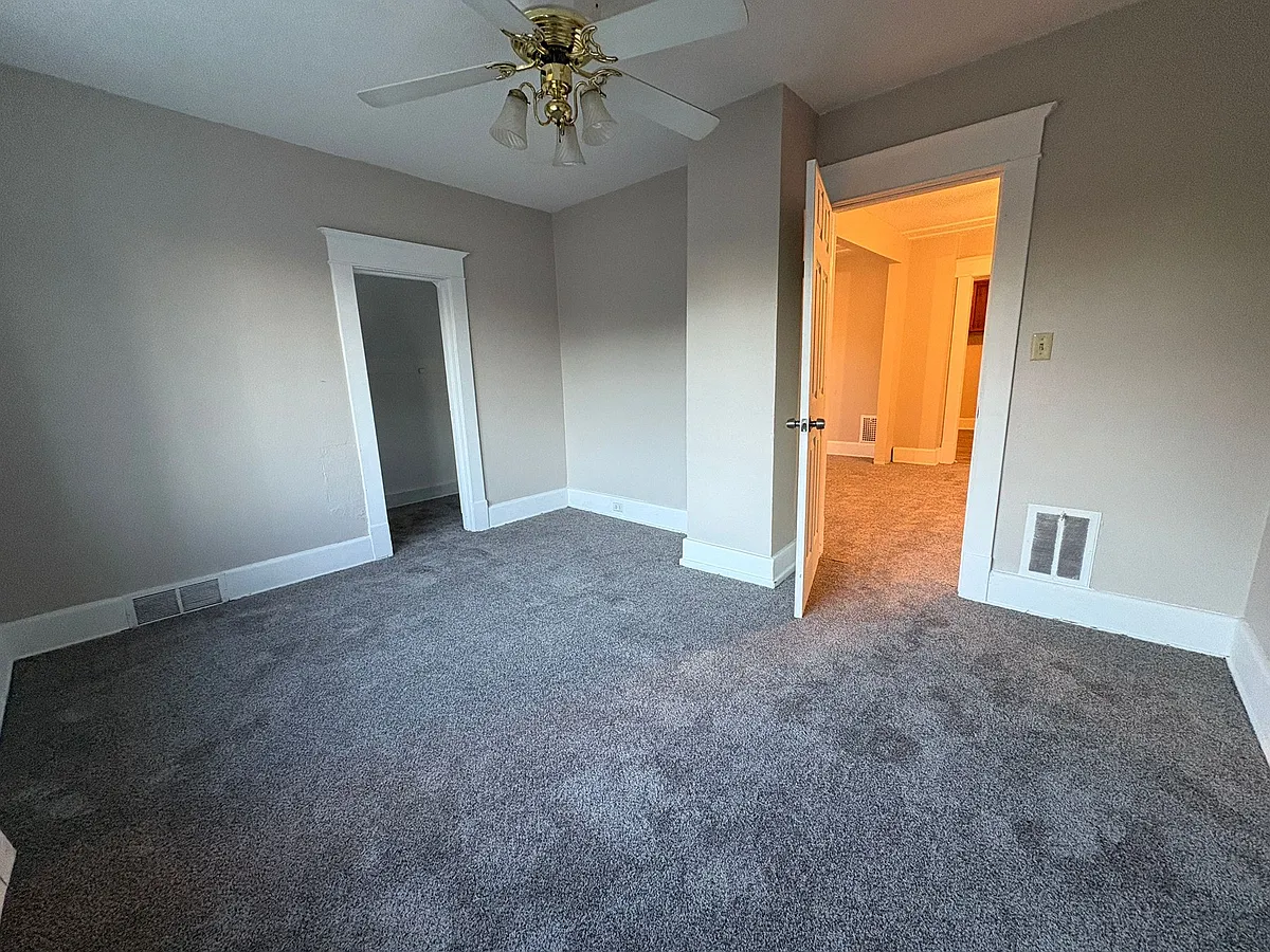 Building Photo - 3359 Chestnut St #2