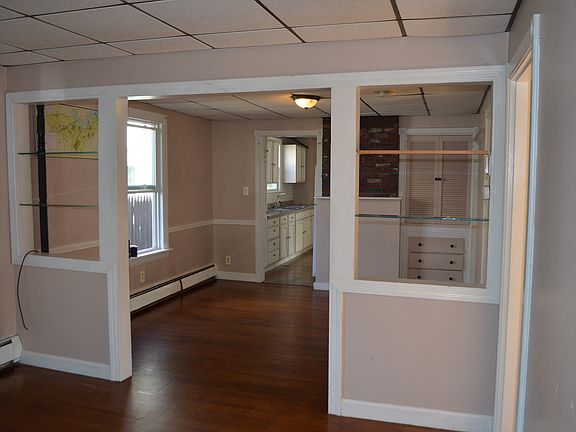 2nd image of 10 Harborview Ave APT 1