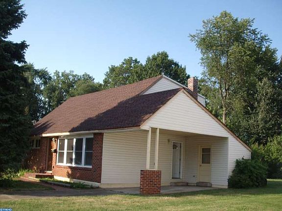 2nd image of 3 Swanson Dr