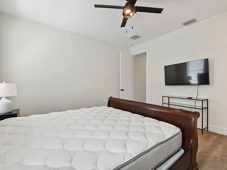 121 E Warren Ave #4 — Photo 13