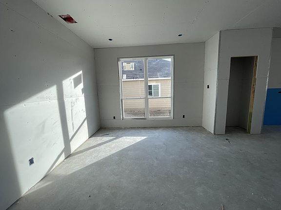 4th image of 1902 Holleman Dr