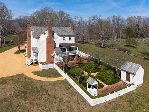 5th image of 1651 Fox Hill Rd