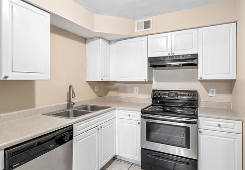 Riviera Apartments Photo 1